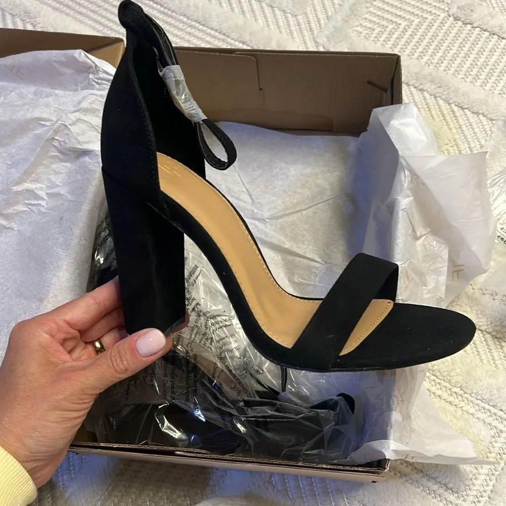 JUSTFAB - Lorelai Block Heeled Sandal in Black